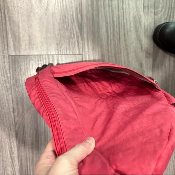 Raspberry Pink Nylon Ameribag Healthy Back Sling Bag Backpack - Picture 3 of 6